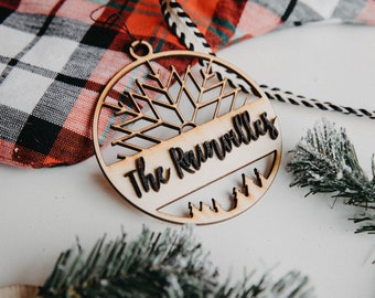 Nombre personalizado Adorno de Navidad / Adorno de árbol / Adorno de madera / Adorno de Sr. y Sra.