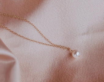 Pearl Necklace, Pearl Pendant, Bridesmaid's Pearl Necklace Gift, Gold Filled Dainty Pearl Necklace, White Pearl Bridal Necklace, Wedding