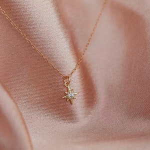 Zierliche Stern Charm Halskette, himmlische kleine Halskette, Gold Filled Halskette, Diamant Nordstern Halskette, Brautparty Halskette Geschenksets