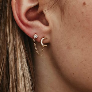 Dubbele piercingoorbelketting, maan- en steroorbellen, sierlijke ketting CZ dubbele oorknopjes, hemeloorbellen, gouden poolsterkettingstekers