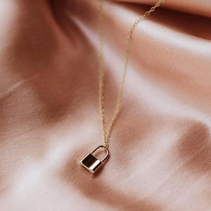 Gold Lock Necklace, Dainty Lock Necklace, Padlock Pendant Necklace, Everyday Charm Necklace, 14k Gold Filled Necklace Gift for Girlfriend