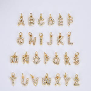 Dije inicial de diamante dorado, colgante inicial de circonita cúbica pavé, agregue un dije, regalo para novia, dije de letra del alfabeto para collar, joyas por menos de 20