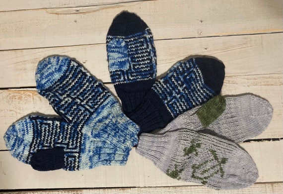 Blue or turtle mittens, warm Merino wool mittens women, men, handmade knit mittens, unique gifts for teens, can be custom made, made in USA