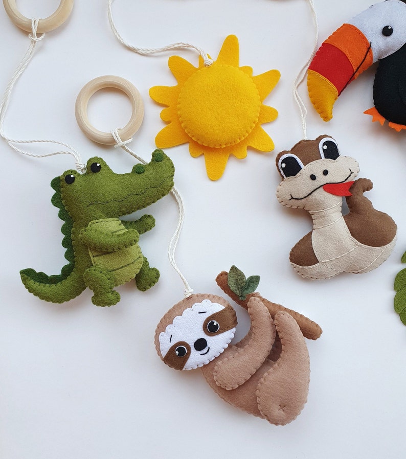 Wooden jungle animals play Baby Gym toys hanging Gym toys