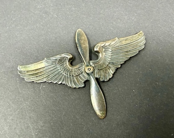 Vintage WWII United States Army Air Force  Air Cadet insignia or Cap Badge World War II