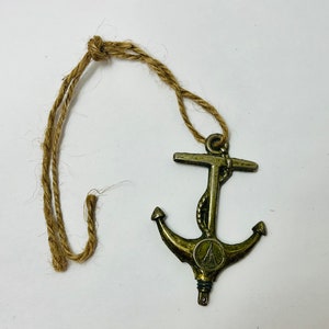 Vintage Navy Anchor pendant key fob white metal Navy Boat US Navy. Can also be a Christmas decoration for that sailor in your life!