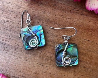 Pendientes de plata esterlina con concha de abulón • Joyas de plata con abulón cuadrado • Pendientes sencillos de abulón • Pendientes de abulón para ella