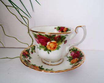1962 Royal Albert Bone China Old Country Rose Gold Trim Teacup and Saucer