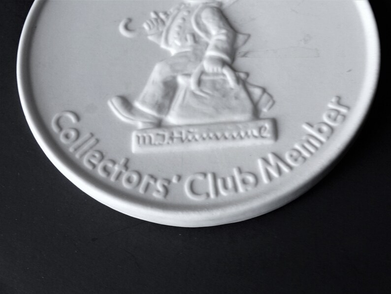 Vintage Goebel Hummel W Germany Collectors Club Member Plaque Medallion Plate