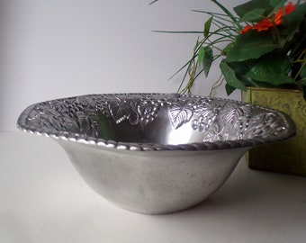 Lenox Large Serving Salad Bowl Hollowware Grape Pattern