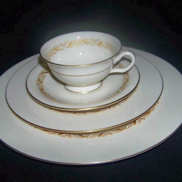 Vintage Castleton China Carlton 4 Pc Pl Dinnerware Ivory Gold Leaf Made in USA