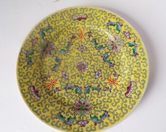 Jingdezhen Famille Jaune Porcelain Plate with Floral and Bats Motif