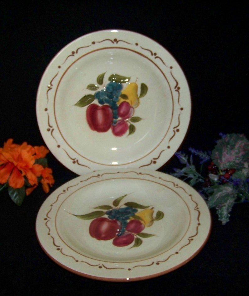 2 Home China Around the Orchard Luncheon Dinner Plate Fruit Center