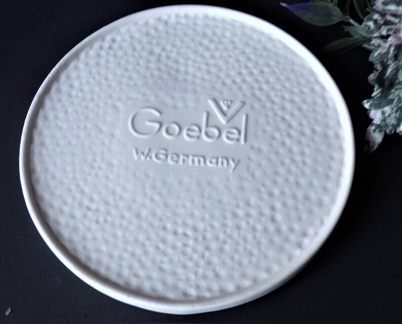 Vintage Goebel Hummel W Germany Collectors Club Member Plaque Medallion Plate