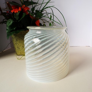 Vintage Opalescent Swirl Pattern Lamp Shade 5&#39; Likely Fenton