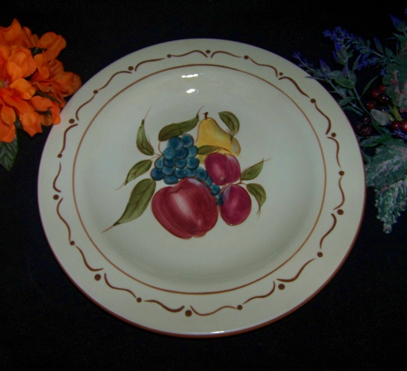 2 Home China Around the Orchard Luncheon Dinner Plate Fruit Center