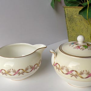 Wedgwood Bone China Pink Sandringham Creamer and Lidded Sugar Bowl set England