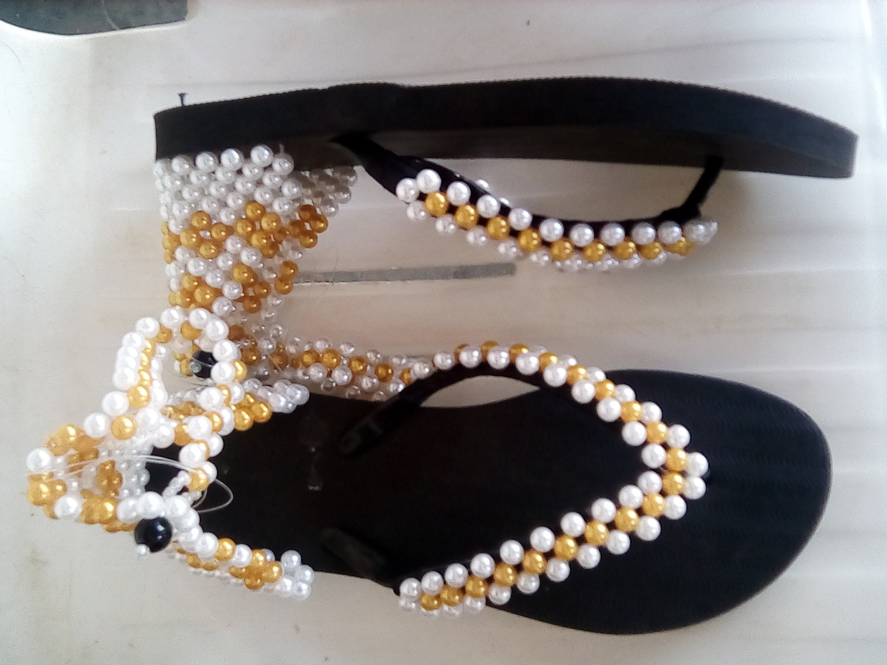 African beads shop slippers