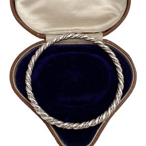 Bracciale rigido vintage in argento sterling 925 massiccio, modello "twisted slave", lungo 20 cm (8 pollici), pesante 26 g.
