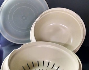 Vintage tupperware ovenproof and microwave proof, 2 quart casserole, colander, steamer.
