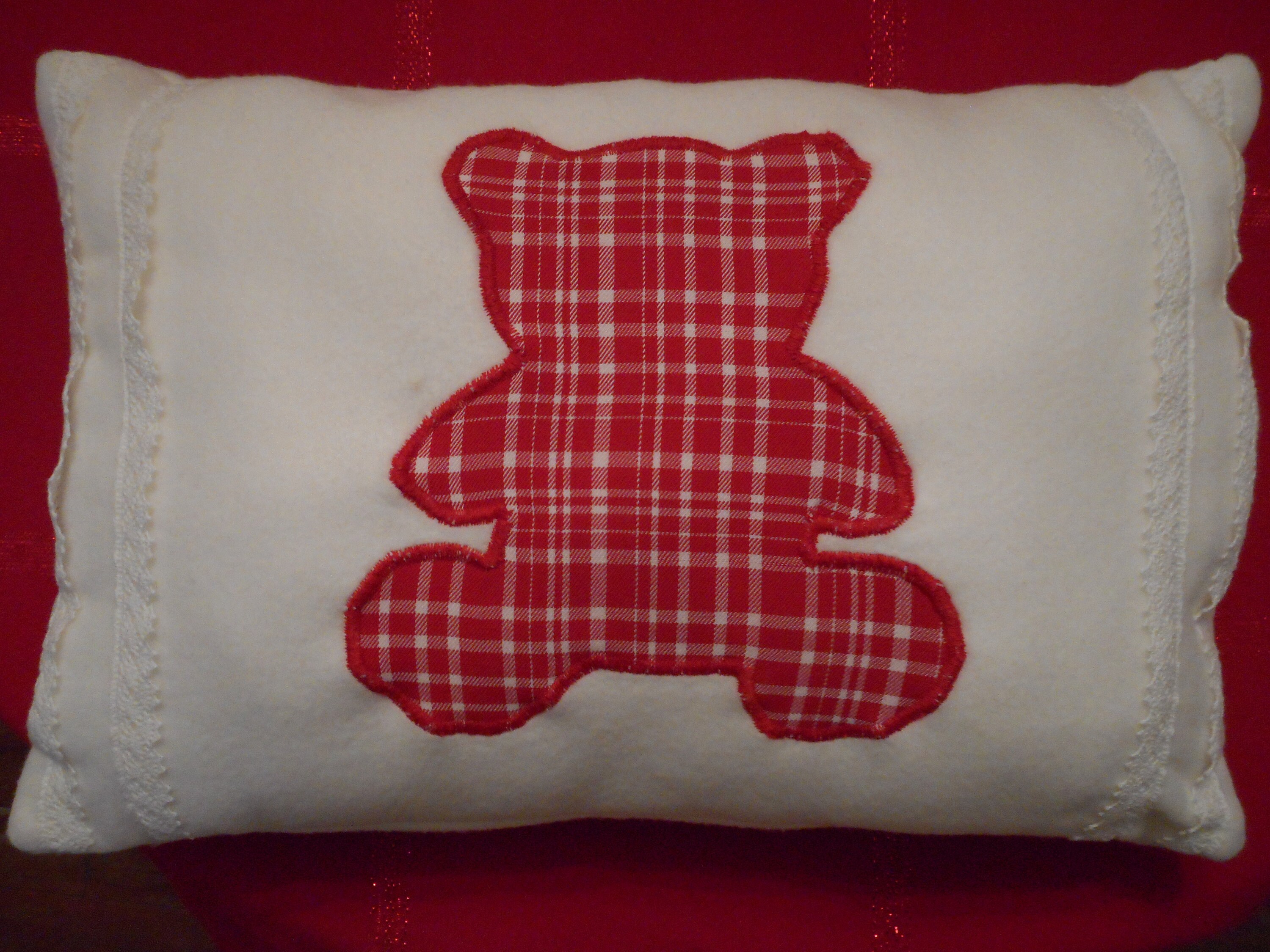 Coussin Blanc en Polaire Motif Ours-Fait Main-White Cushion in Polar Pattern Bear-Handmade-