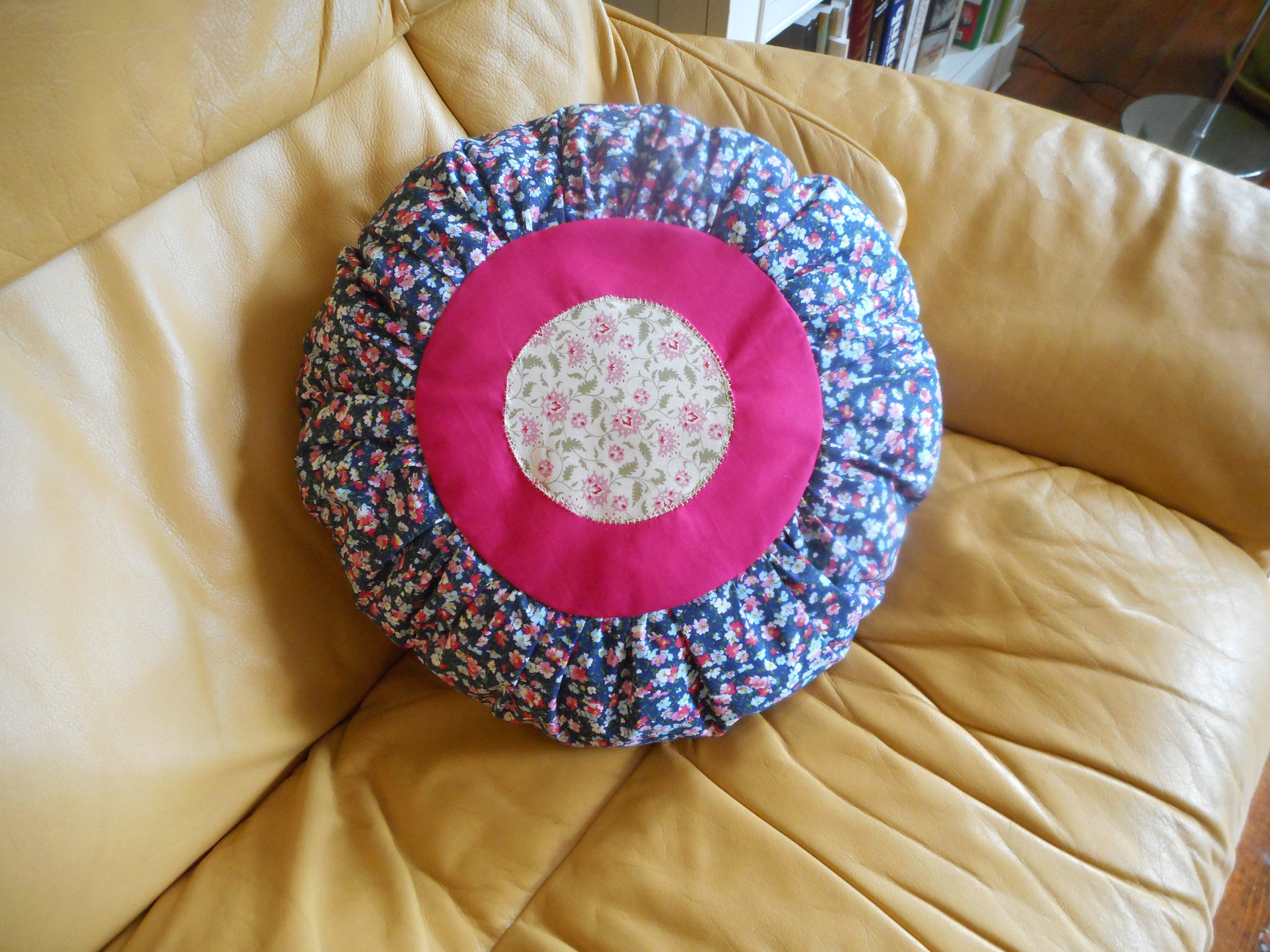 Coussin Rond en Liberty Bleu et Rose-Fait Main-Blue & Pink Round Cushion-Handmade