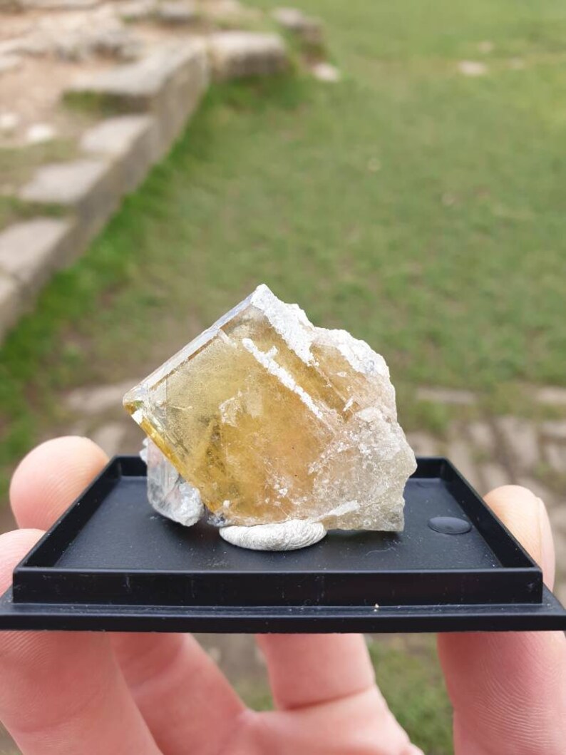 Crystals Unique crystals Rare minerals Aljustrel mine Minerals Fine minerals Barite and Dolomite Healing crystal Rare Baryte