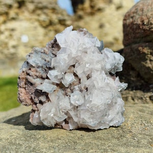 Calcite with sulphide included zoning - Trepca Mine - Fluorescent minerals - Crystals - Minerals - display minerals - Fine minerals