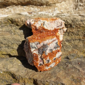 Vanadinite - Minerals - Healing crystals - Unique minerals - Moroccan Vanadinite - Crystals - Rare minerals - Rare crystals