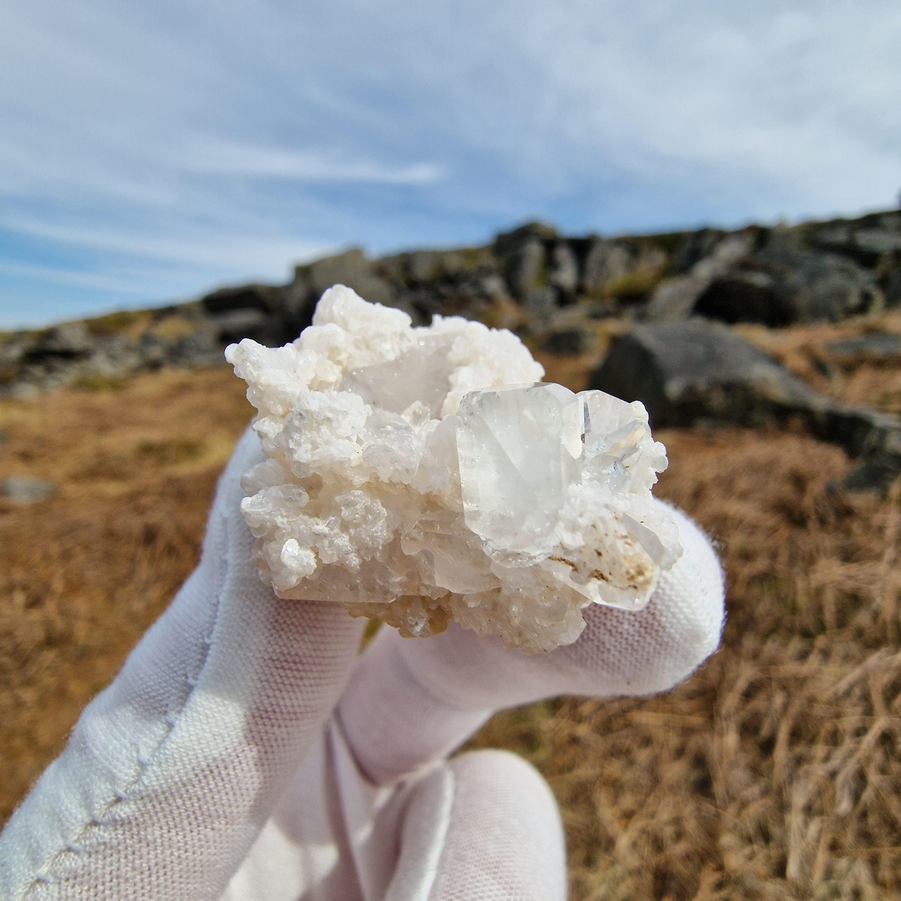 雲母入りトパーズ - トパーズ - 希少鉱物 - 結晶 - Etsy 日本