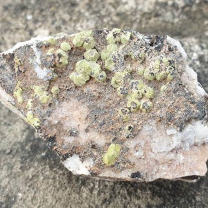 Pyromorphite/ England Pyromorphite/Rare Pyromorphite/Unique minerals/Healing crystals/Rare minerals/Green minerals/Crystals/Minerals