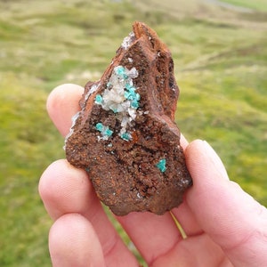 Conichalcite and Calcite- Ojuela mine - Minerals - Unique minerals - Crystals - Healing crystals - Unique crystals - Rare minerals - Calcite