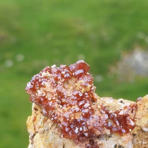 Vanadinite - Minerals - Healing crystals - Unique minerals - Moroccan Vanadinite - Crystals - Rare minerals - Rare crystals