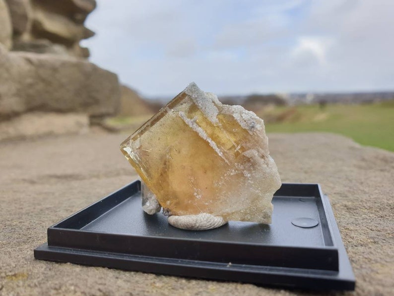 Crystals Unique crystals Rare minerals Aljustrel mine Minerals Fine minerals Barite and Dolomite Healing crystal Rare Baryte