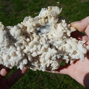 Calcite and Quartz display specimen/Healing crystals/Minerals/Mineral Gifts/Healing stones/Calcite/Crystals/Decor
