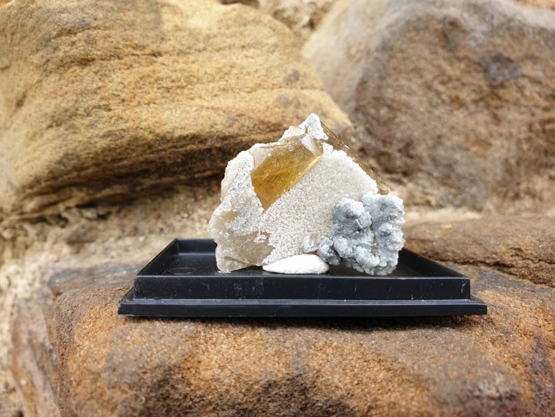 Crystals Unique crystals Rare minerals Aljustrel mine Minerals Fine minerals Barite and Dolomite Healing crystal Rare Baryte