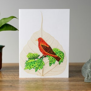 Rode vogel op Bodhi Tree Leaf Hand geschilderde wenskaart. Verjaardag, Moederdag, Bruiloft, Verloving, Verjaardag, Moederdag SALE.