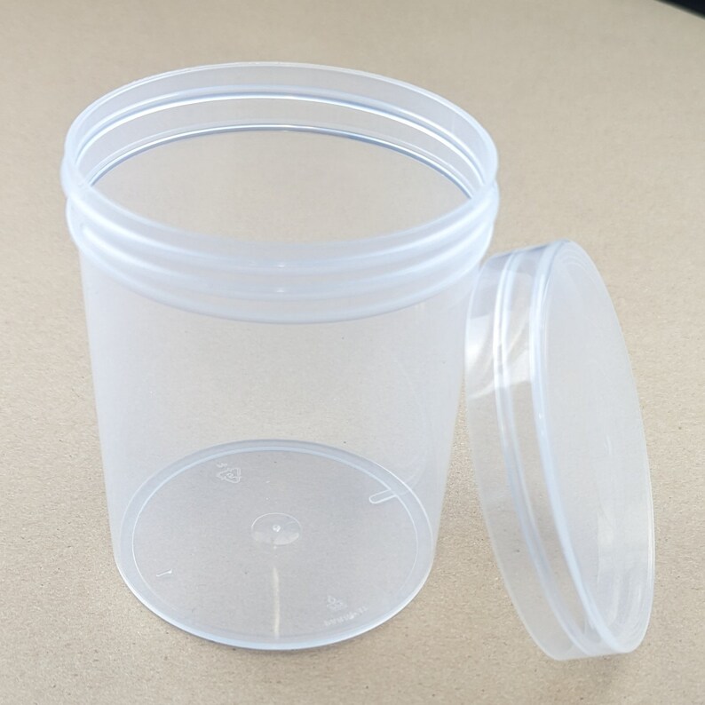 16 Ounce Clear Plastic Container with Screw Top Lid (89mm) image 2