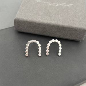 Silver arch studs, dotty arch studs, sterling silver minimalist studs, dots earrings, modern earrings, handmade earrings, gift idea for her image 1