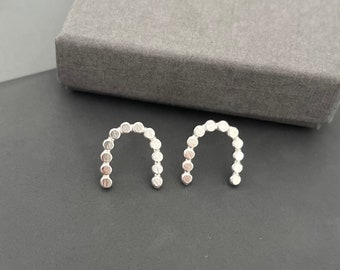 Silver arch studs, dotty arch studs, sterling silver minimalist studs, dots earrings, modern earrings, handmade earrings, gift idea for her