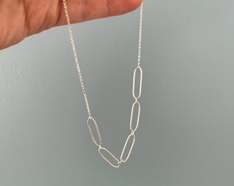 Oval link necklace, organic circle chain, hammered silver wire, layering necklace, modern jewelry, Christmas gift idea, statement necklace