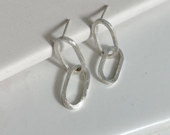 Oval link dangles, linky earrings, oval silver wire earrings, link chain, chunky link earrings, brushed silver, modern earrings, gift idea