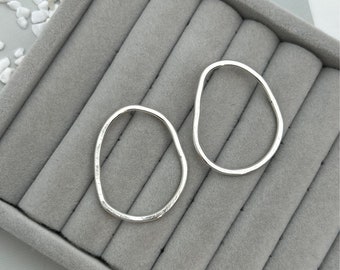 Large circle stud, organic circle earring, silver wire hoop, shiny silver earring, hammered circle stud, gift idea for her, Christmas