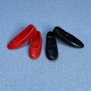 1960s Skipper Doll Red & Black Flats Shoes Japan f/ 16 Outfits Listed Very Nice!