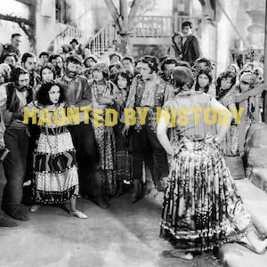 Cartel de Dolores Del Rio - Venganza - Gitanos - Película muda todavía - Arte fotográfico de Hollywood antiguo - Hollywood Vamp - Pelea de gatas femenina