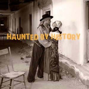 Atormentado por carteles históricos - Spooky Hollow Romance - Craig Owens - Amargosa Hotel and Opera House - Death Valley Junction - Embrujado