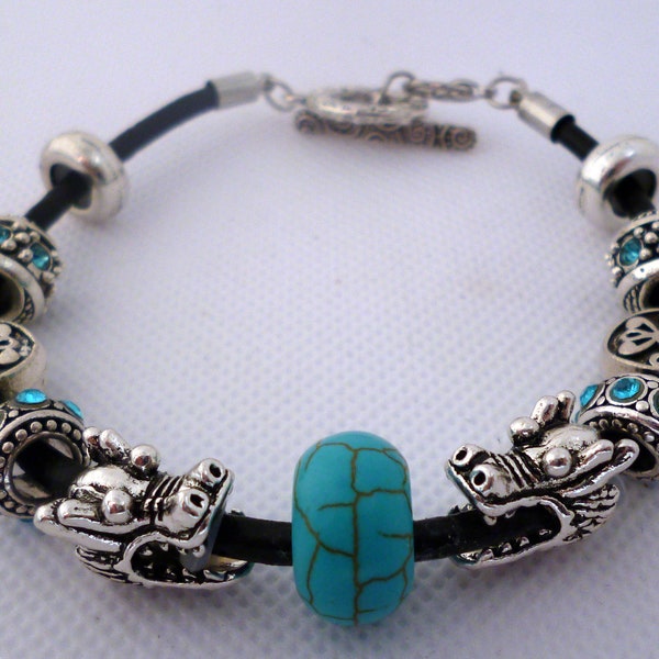 Bracelet de charms type Pandora Blue Dragon Cuir Fermoir toggle Artisanal Créateur France personnalisable céramique strass turquoise antique