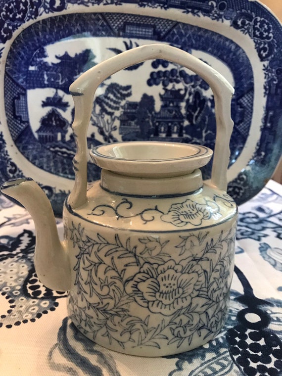 Blue and White  Teapot Chinoiserie Pattern