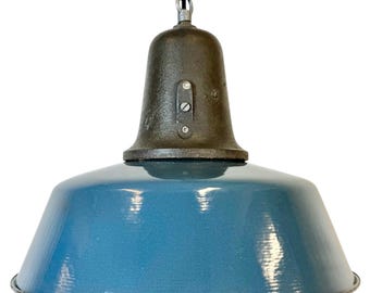 Industriële blauw geëmailleerde fabriekslamp met gietijzeren blad, jaren 60