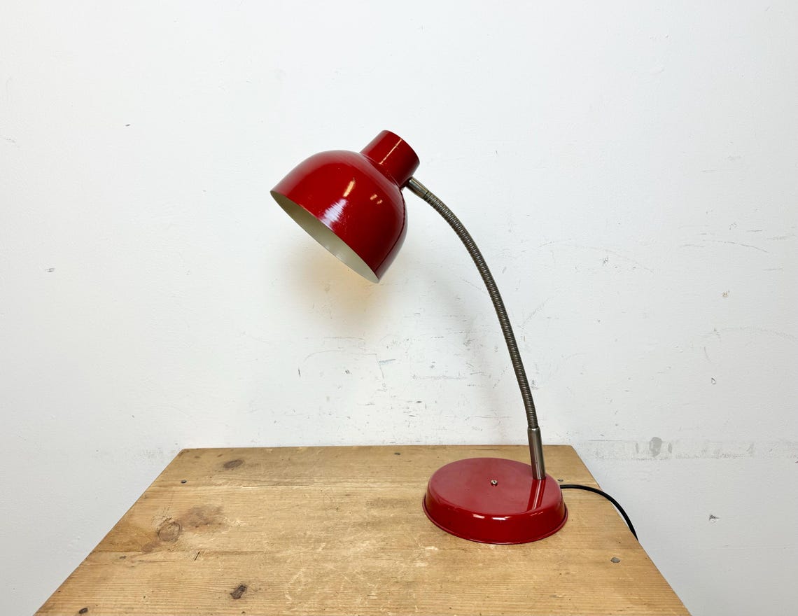 Red Industrial Gooseneck Table Lamp, 1960s, foto 2 di 5